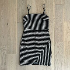Black and White Striped Body-con Mini Dress (M)